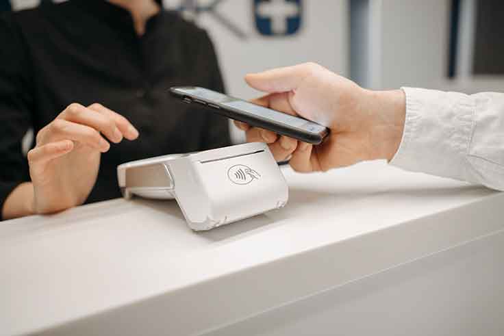 Pago sin contacto con teléfono móvil, uno de los métodos más utilizados actualmente