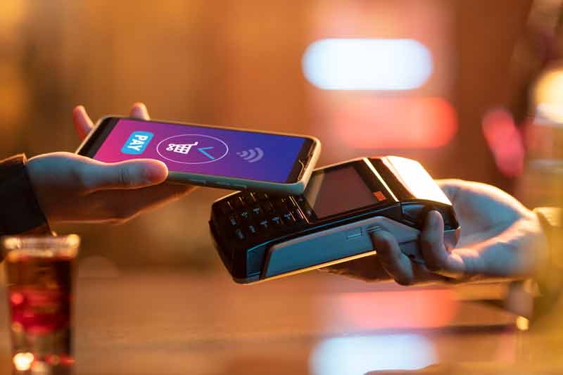 Diferencias entre un datáfono físico y usar el móvil como datáfono